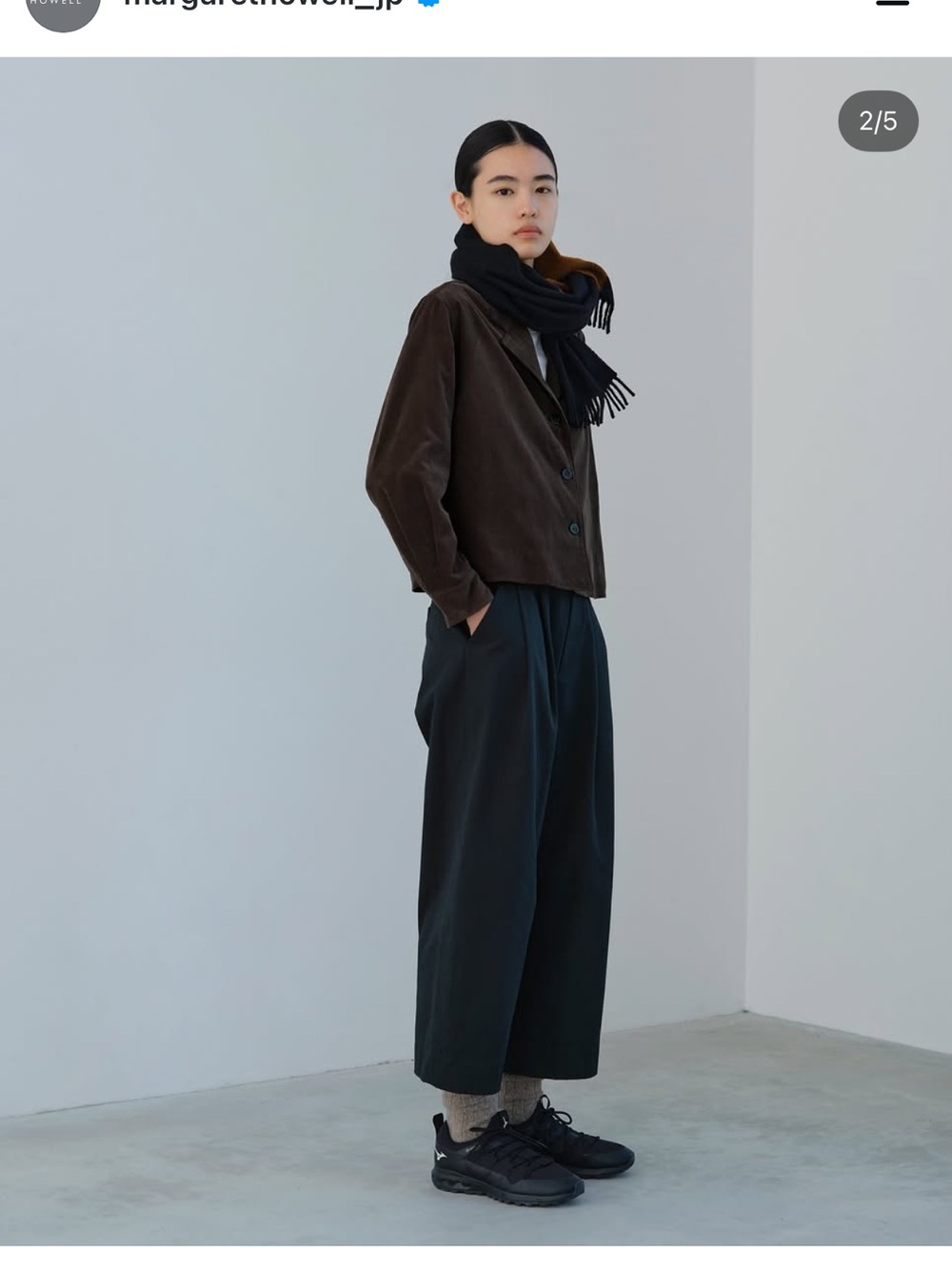 Black Wide-Leg Cropped Trousers
